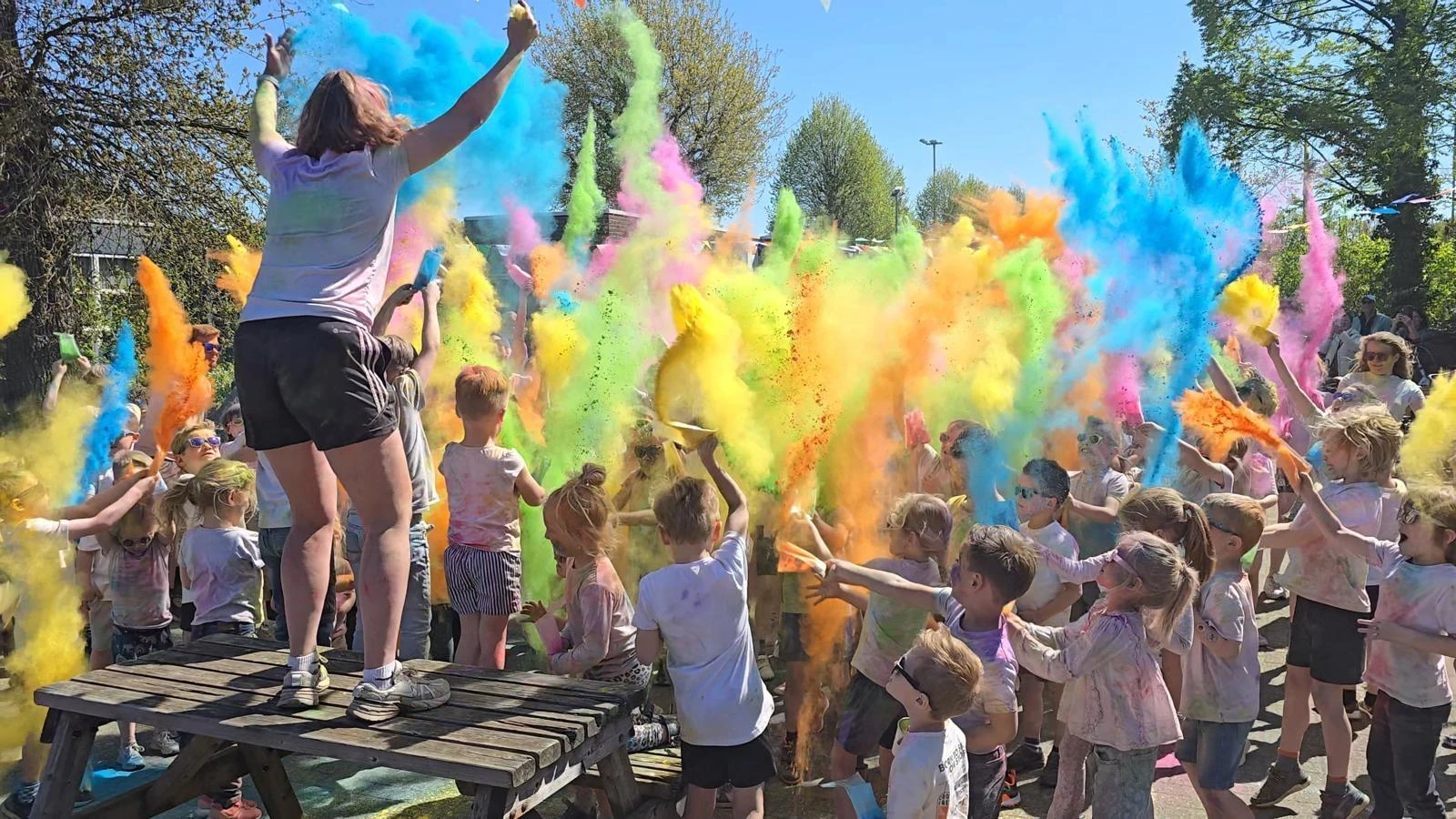 April - Colourrun, meivakantie en nog veel meer!
