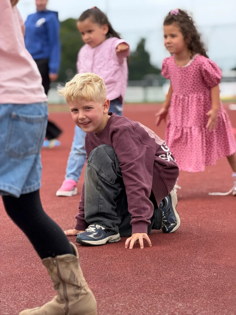 Maandblog juni 2026: feest, hittegolf en blije gezichten!