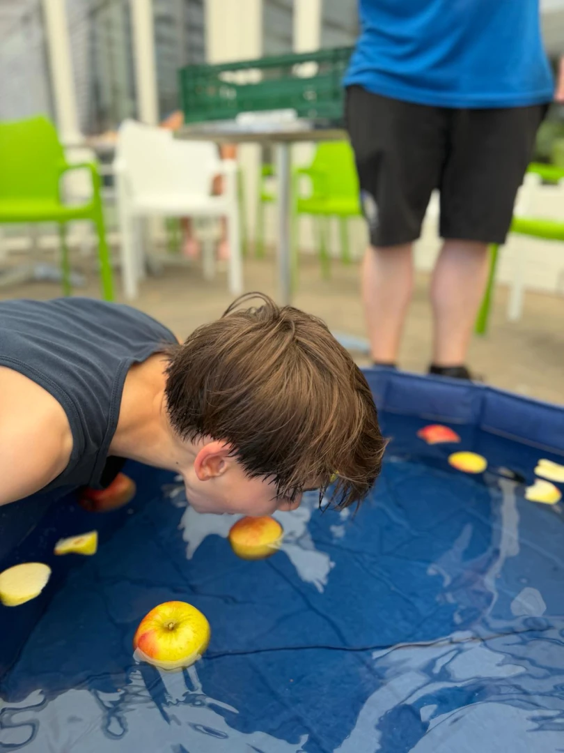 Juni Blog: Studiedag, peutervoetbal, tropenrooster en nog veel meer!